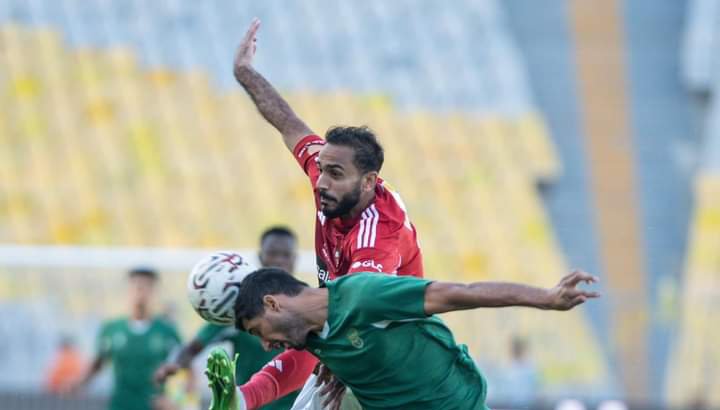 محمود كهربا لاعب الأهلي أمام الاتحاد السكندري في الدوري المصري